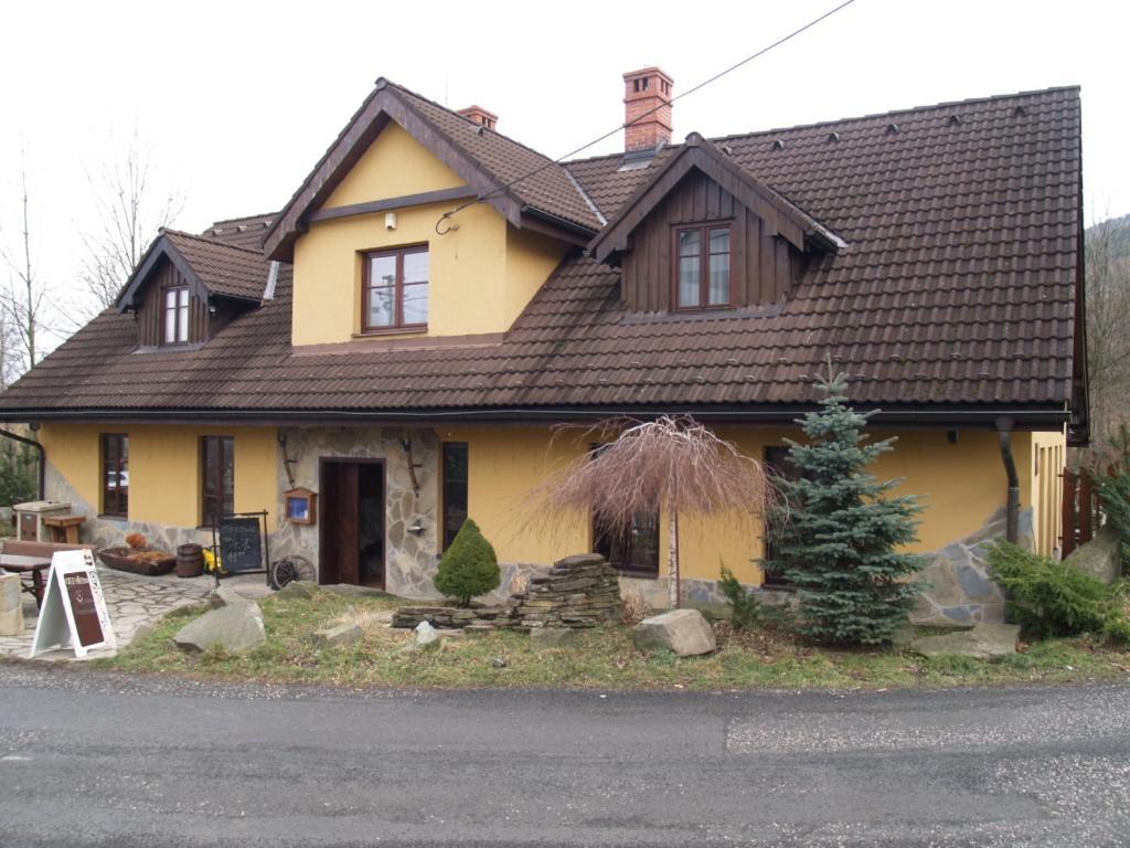 Penzion Gutska Krcma Тржінец Екстер'єр фото