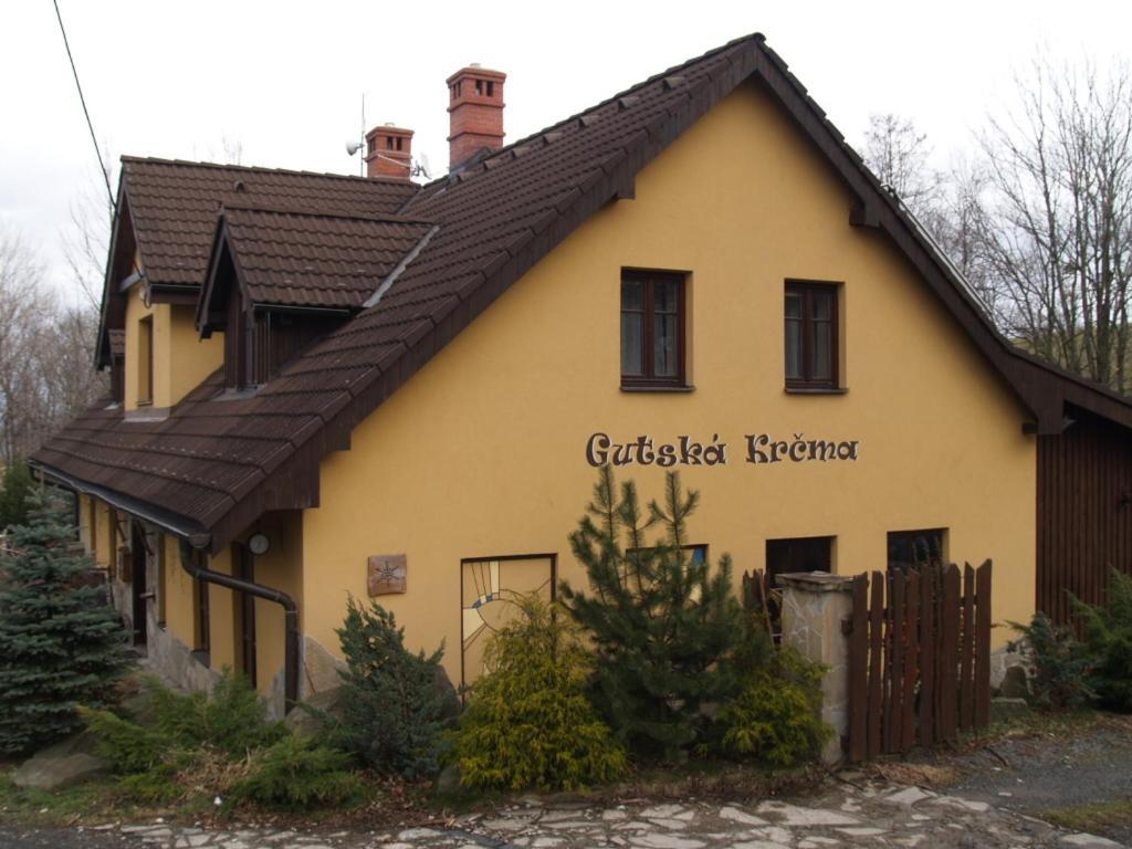 Penzion Gutska Krcma Тржінец Екстер'єр фото